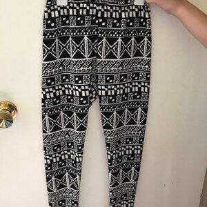 Fancy Black and White Print 2-piece outfit made by Un Deux Trois